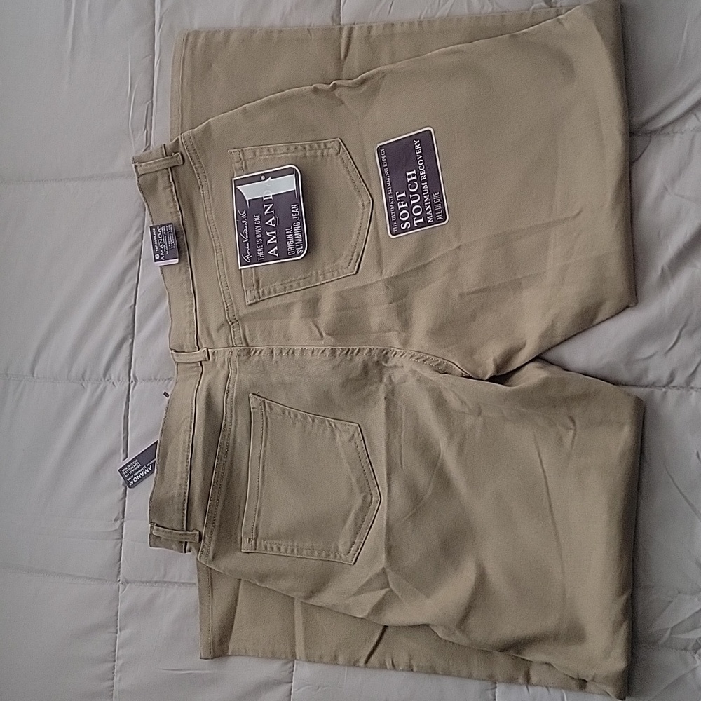 Gloria Vanderbilt "Amanda" Perfect Khaki Jeans